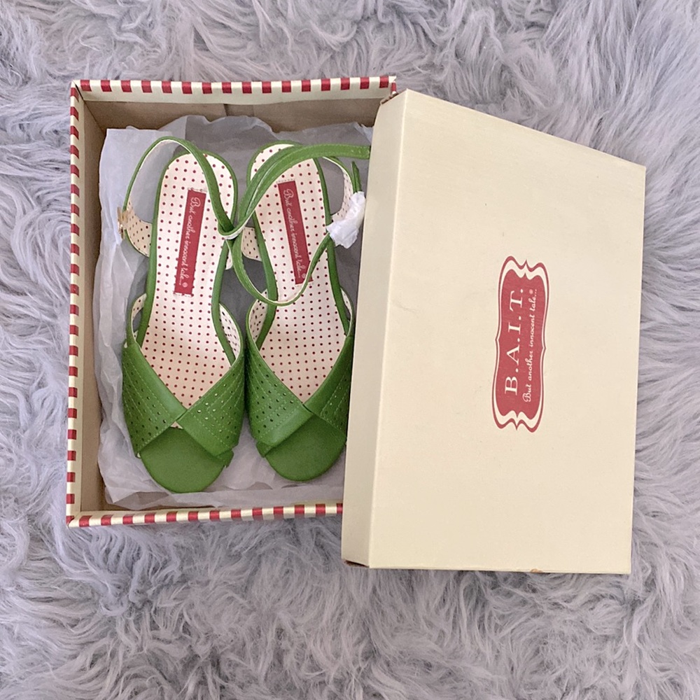 B.a.i.t Green Wedges